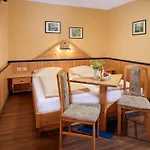 Hubertushof 3*